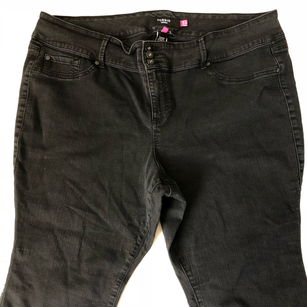 Torrid Denim Sz 26S Black faded jeans